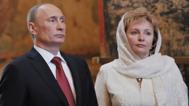 புதினும், லுயூத்மிலாவும் 2013-ம் ஆண்டு விவாகரத்து செய்தனர்.