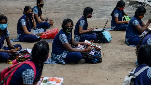 பள்ளி குழந்தை