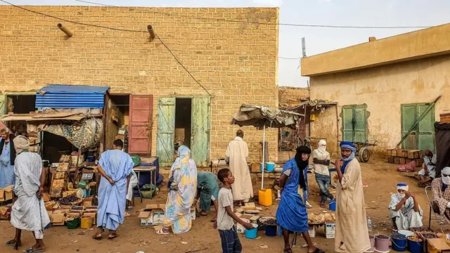 Aujourd'hui, les gens portent des daraas bleu clair pour leur ressemblance avec les daraas blanches traditionnelles