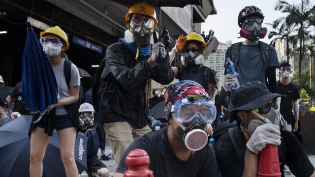 香港“反送中”示威者在黄大仙布防（5/8/2019）