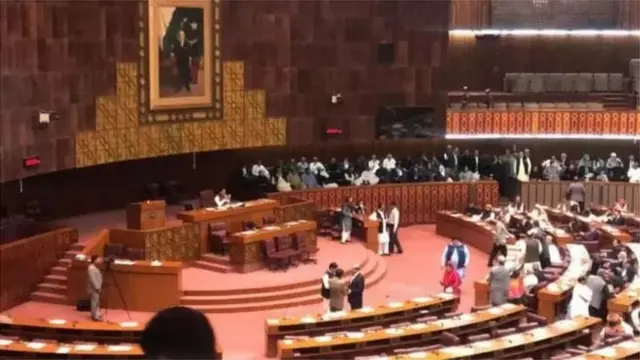 শনিবার পার্লামেন্টে অনাস্থা প্রস্তাব উত্থাপন করা হবে।