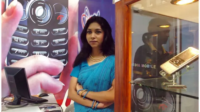 বাংলাদেশে ফোর-জি'র পুরো সুবিধা দেয়ার মতো নেটওয়ার্ক এখনো নেই।