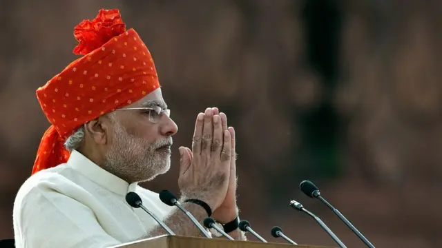 ఏపీ రాయలసీమ రైతులు ప్రధానమంత్రి నరేంద్ర మోదీ జన్మదినం చెక్కులు Andhra Pradesh Farmers Paisa Cheque Prime Minister Narendra Modi