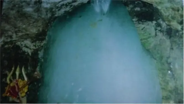 अमरनाथ गुफा की तस्वीर