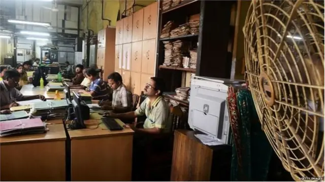 नवरत्न की नीलामी