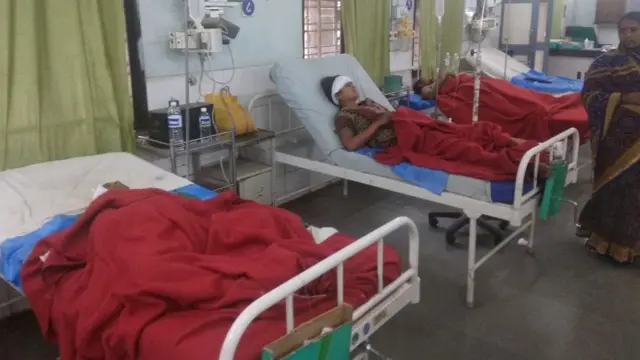 साताऱ्यातील जिल्हा रुग्णालयात जखमींवर उपचार सुरू आहेत.