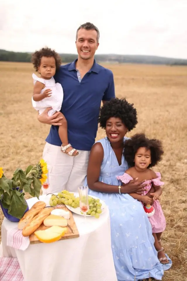 Lindsay, Harold et leurs deux filles, Scottie 3 ans et demi et Romy 1 an et demi