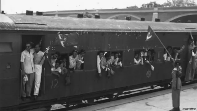 ભારત છોડી પાકિસ્તાન જઈ રહેલા લોકો