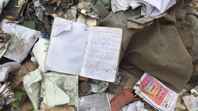 हिंसा प्रभावित बच्चे - 'हमारी किताबें जला दीं, अब हम कैसे पढ़ेंगे?'