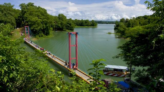 রাঙ্গামাটির ঝুলন্ত ব্রিজ।