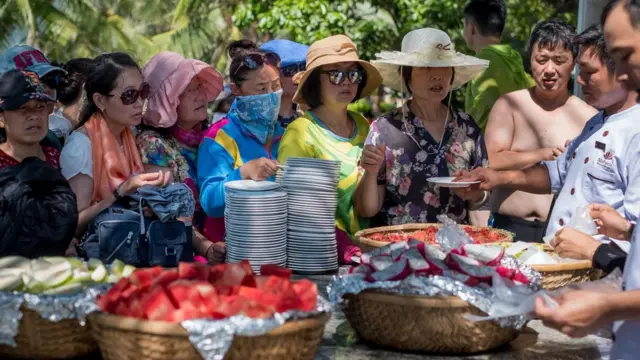 Ngành du lịch được khuyến khích phát triển với nền kinh tế hướng đến mô hình kinh tế dịch vụ