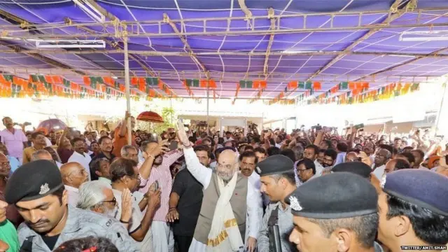 કેરળ મુલાકાતે આવેલા શાહની તસવીર