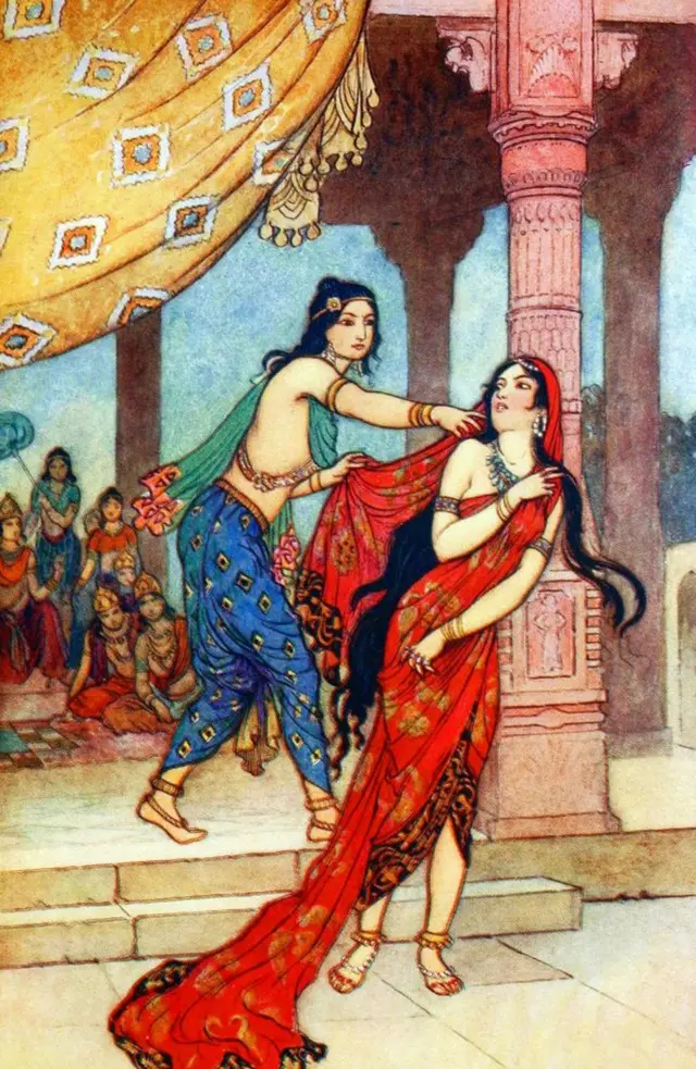 અનેક વૃત્તાંતો પ્રમાણે, સ્વયંવર દરમિયાન અર્જુનનો વિજય થયો હોવાથી અન્ય ભાઈઓની સરખામણીમાં દ્રૌપદી તેમના પ્રત્યે વિશેષ લાગણી અને અધિકારભાવ ધરાવતાં હતાં