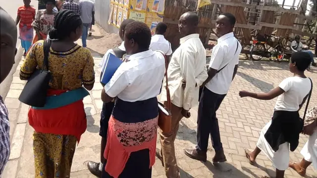 Bavuga ko kwiga mu Rwada kuri bo bidashoboka kuko bize imyaka yabo yose mu gifaransa muri DR Congo