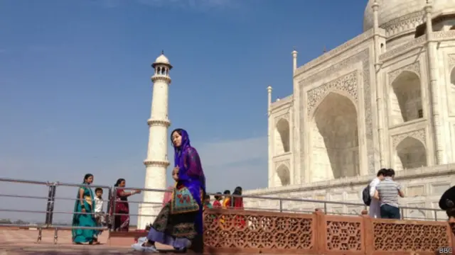 પ્રવાસીઓ