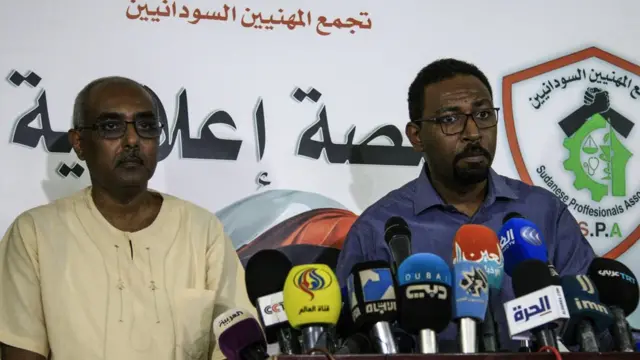 رشید السید (چپ) و امجد فرید (راست) دو تن از سخنگویان مخالفان و از رهبران مخالفان