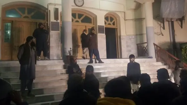 کور کې د حافظ سعید د نظر بندولو پرمهال د جماعت الدعوه ګڼ غړي هم موجود وو