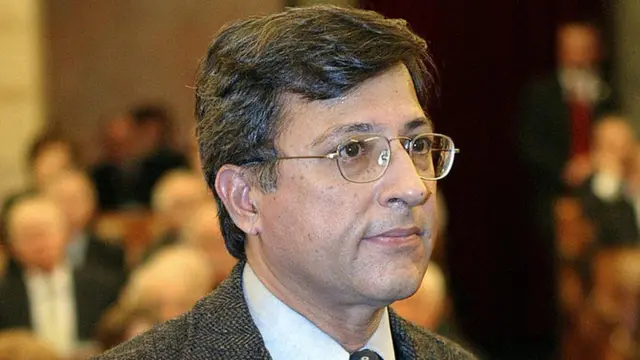 परवेज़ हुदाभोय