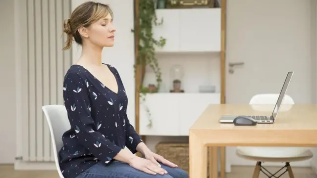 Ganti media sosial, yang memicu stres dan perilaku adiktif, dengan aplikasi yang mempromosikan meditasi, ketenangan diriatau membantu memantau diet