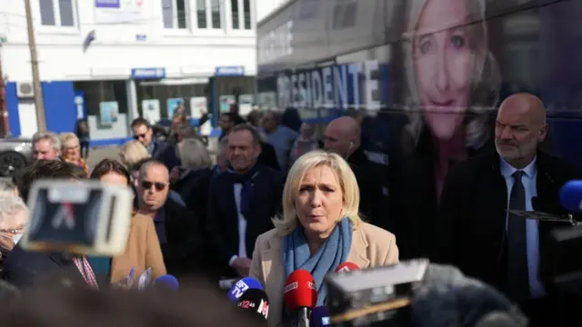 مارين لوبان