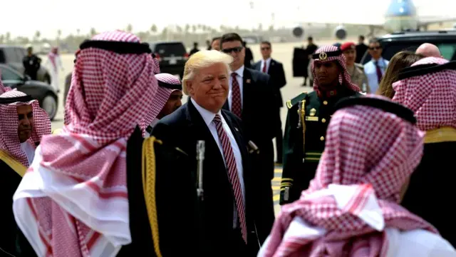 डोनल्ड ट्रंप