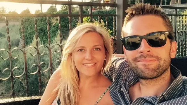 Andrew Hunter y su esposa