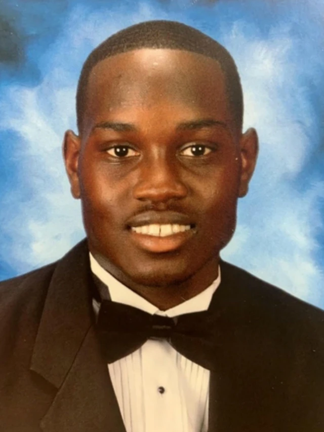 احمد آربری، هنگام پیاده‌روی گیر قاتلانش افتاد