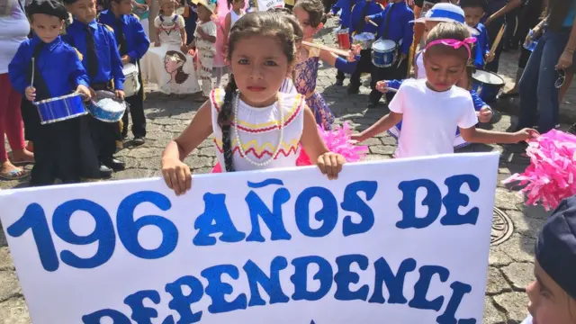 Desfile de la independencia en Amapala.