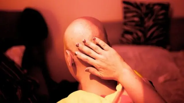 ผู้หญิงหลายพันคนอ้างว่าเป็นมะเร็งเพราะใช้ผลิตภัณฑ์ของจอห์นสัน แอนด์ จอห์นสัน บริเวณอวัยวะเพศ