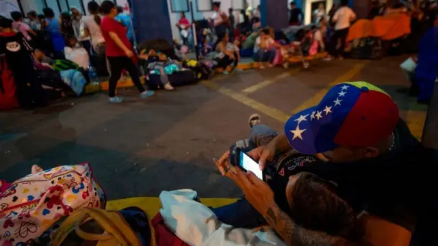 Venezolanos en Tumbes.