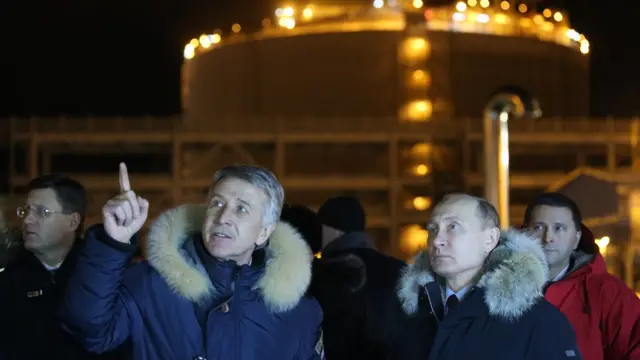 Верхушка российского списка Forbes близка к Кремлю и зарабатывает на сырье и металлах