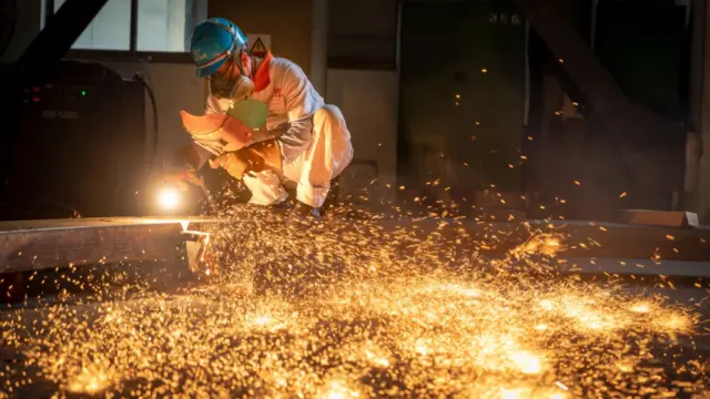 專家稱，對於中國而言，「一帶一路」可以釋放中國過剩的基建產能。