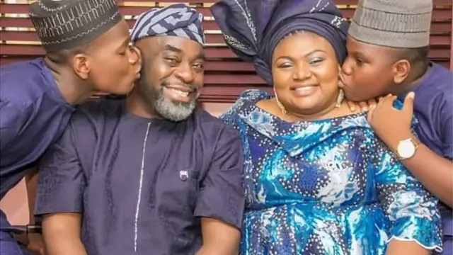 Funso Adeolu, iyawo ati ọmọ rẹ meji