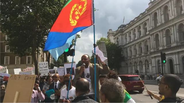 ኤርትራውያን ኣብ ከተማ ለንደን ተቓውሞኦም እናገለጹ