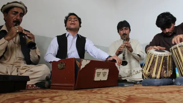 موسیقی، پاڑہ چنار