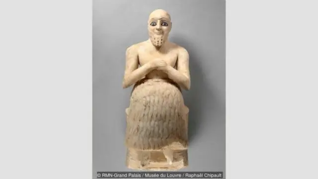 Ebih-Il yang sedang berdoa adalah patung dari periode Sumeria yang menggambarkan seorang pria dari batu pualam sedang duduk dengan mata yang terbuat dari lapis lazuli.