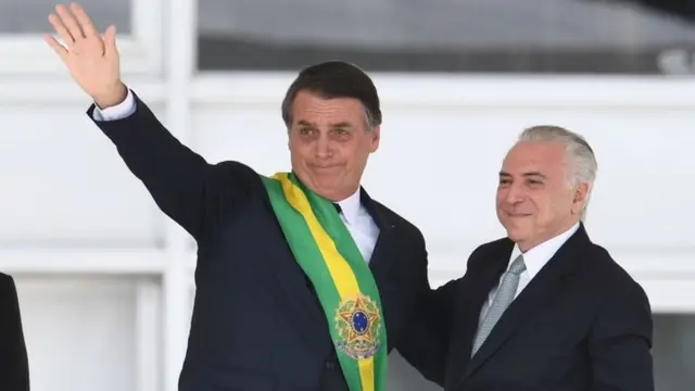 Michel Temer passa a faixa presidencial a Jair Bolsonaro