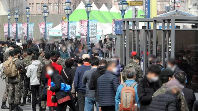 서울시 행정명령 시행 첫날인 17일 외국인 노동자 4139명이 검사를 받은 것으로 나타났다