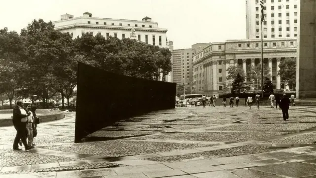 Tilted Arc, de Richard Serra