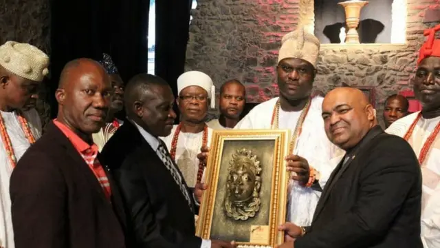 Ọọni ati awọn alaṣẹ ilu Salavador