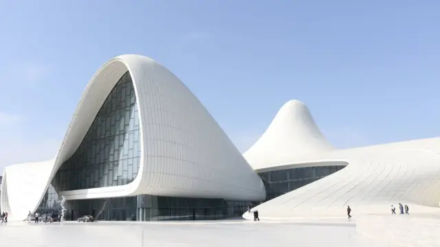 نجیبه لېمه: دېرش کاله وروسته آزربایجان ته بل سفر