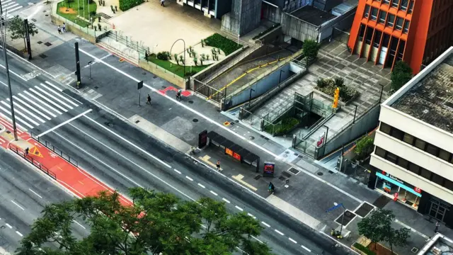 Avenida Paulista vazia no domingo