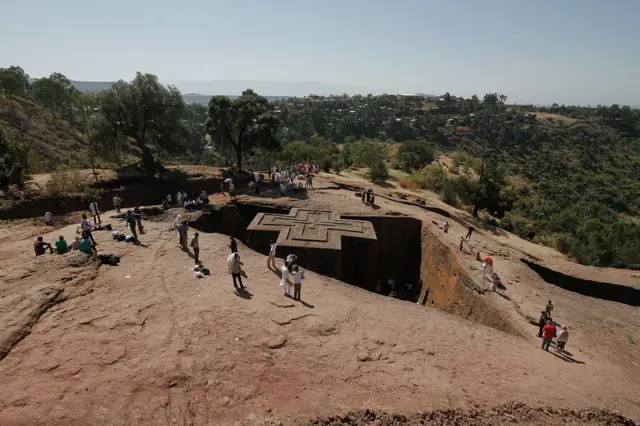 Crkva Svetog Đorđa prepoznatljiva po osnovi u obliku grčkog krsta svakako je najpoznatija od 11 monolitnih crkava Lalibele.