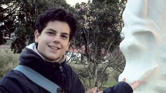 Carlo Acutis, el joven influencer beatificado por el Papa - BBC News Mundo