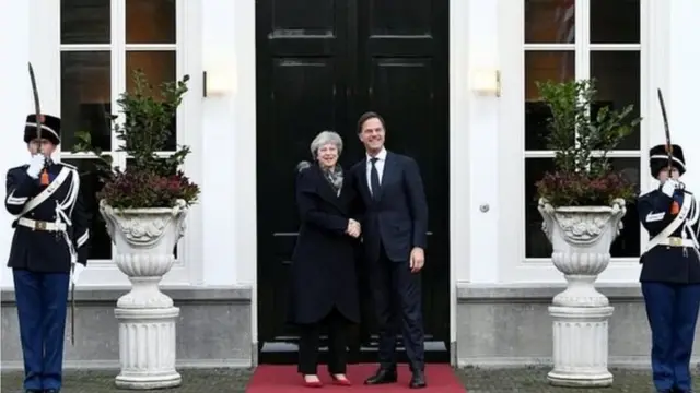 ਟੈਰੀਜ਼ਾ ਮੇਅ ਡੱਚ ਪ੍ਰਧਾਨ ਮੰਤਰੀ ਮਾਰਖ਼ ਰੂਤੇ ਦੇ ਨਾਲ