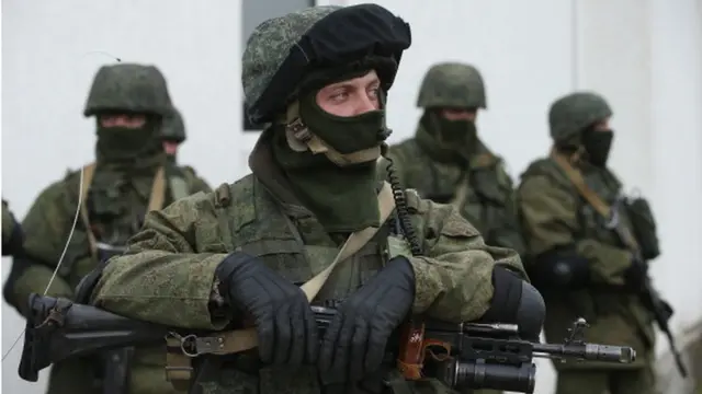 В Криму російська армія з'явилася спочатку без знаків розпізнавання