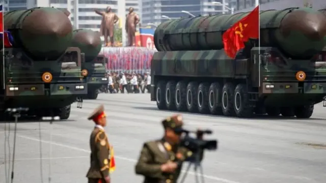 Korea Kaskazini hutumia magari makubwa , kama yake yanayoonekana katika picha kusafirisha ICBM
