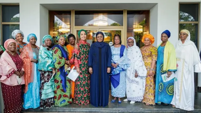 Aisha Buhari wit di women wey attend di programme