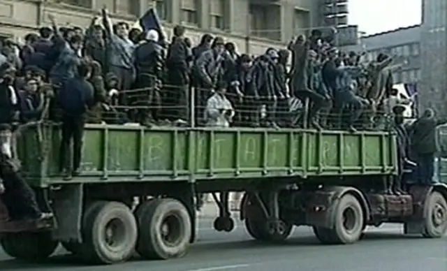 Saat eksekusi diktator Rumania Ceausescu diumumkan.