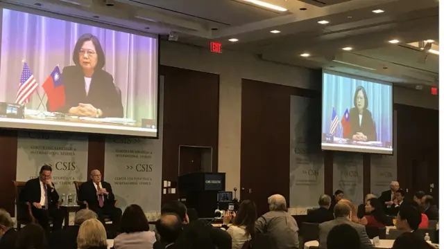 蔡英文以视讯的方式，远程参与了由三家华府顶尖智库合办的会议。